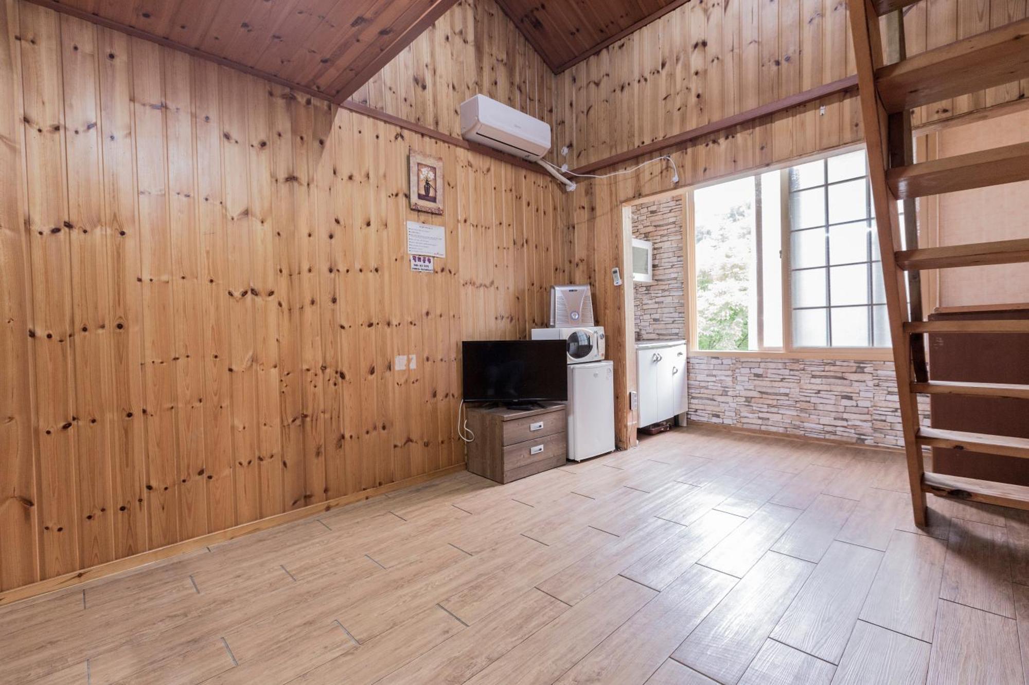 Bongpyeong Moolsori Pension Pyeongchang Room photo